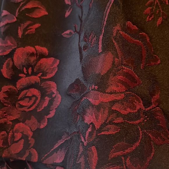 Red black floral rose mermaid Ann Taylor Petites skirt 12 - Picture 3 of 7